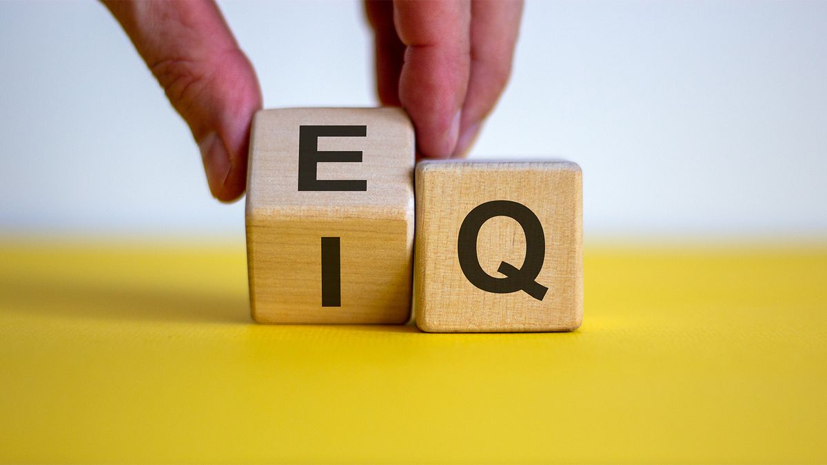 EQ