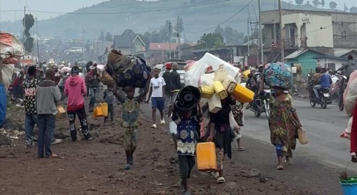 DR Congo crisis: Thousands flee clashes in South Kivu