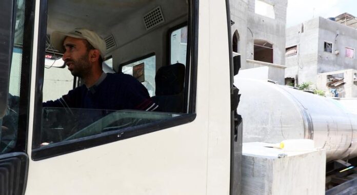 Resilience in the face of thirst: Trucking water in war-ravaged Gaza