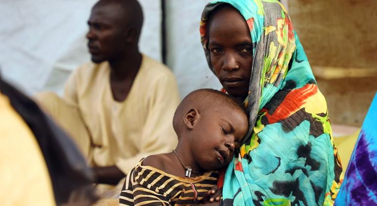 Exhausted Sudanese flee into Chad as fighting escalates