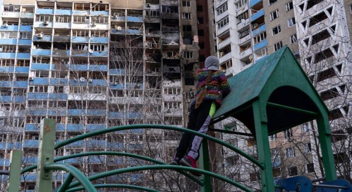 Ukraine: UN refugee agency helps repair homes amid ongoing conflict