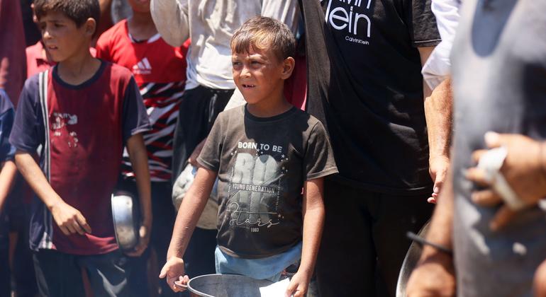 1754510314_image770x420cropped.jpg Hunger in Gaza: Women and children face death in search of food