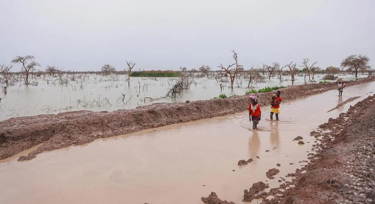 ‘Deadly floods’ displace over 100,000 in South Sudan