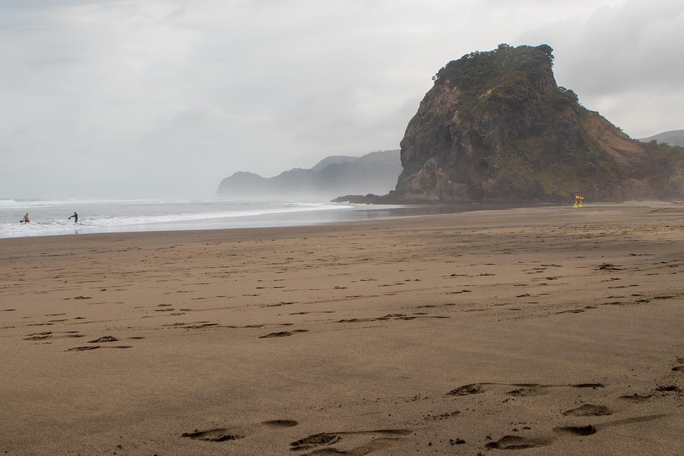 ‘Mobs’ target Palestinians in occupied West Bank as floods ravage Gaza