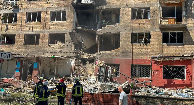 Weekend attacks in Ukraine bring more casualties, damage infrastructure