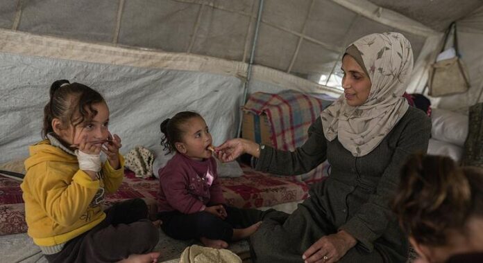 Gaza aid lifelines under strain as winter worsens