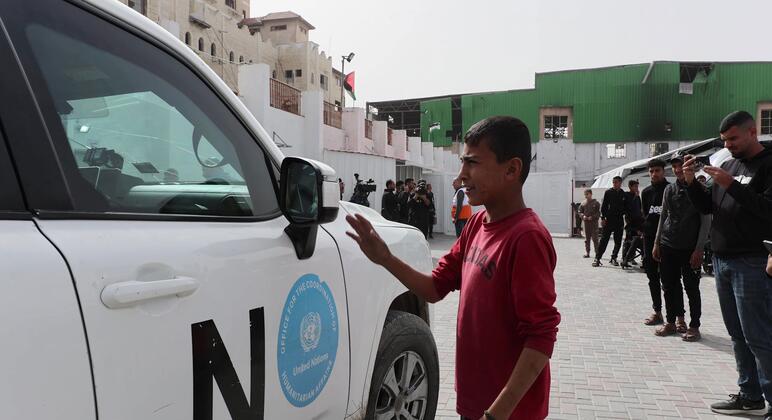 World News in Brief: Rafah crossing reopens, gender inequality worsens global water crisis, rights defenders in Colombia