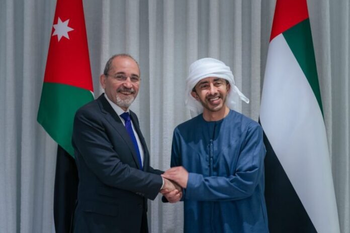 وزيرا-خارجية-الإمارات-والأردن،-عبدالله-بن-زايد-وأيمن-الصفدي،-يقودان.jpg
