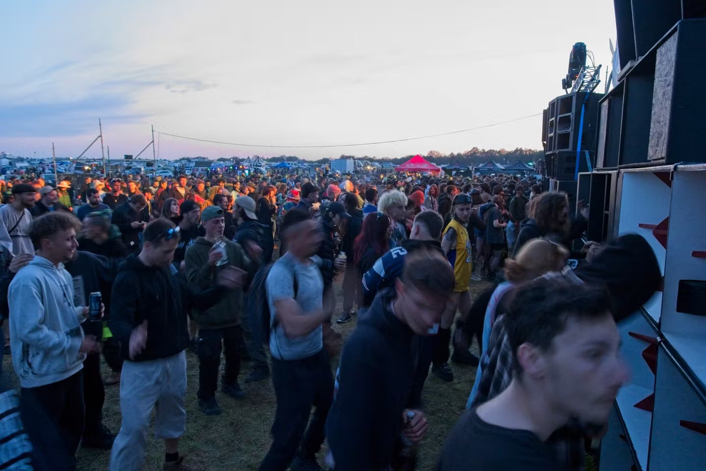 Free party near Bourges: around 8,000 people on military land deemed “very dangerous” by the prefecture