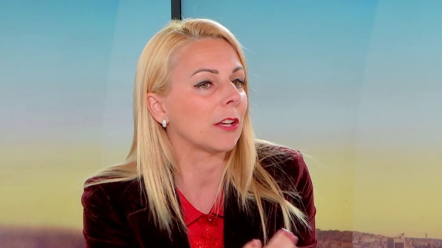 May 1: “It’s not normal for unions to refuse to discuss with us,” says Edwige Diaz, RN deputy for Gironde