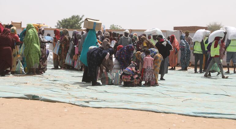 Sudan war: Drone attacks damage key aid routes