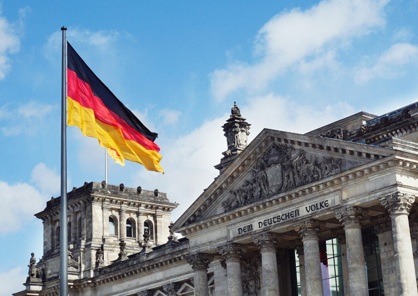 Germany’s Scientology Policy Faces Scrutiny After Decades Without Evidence