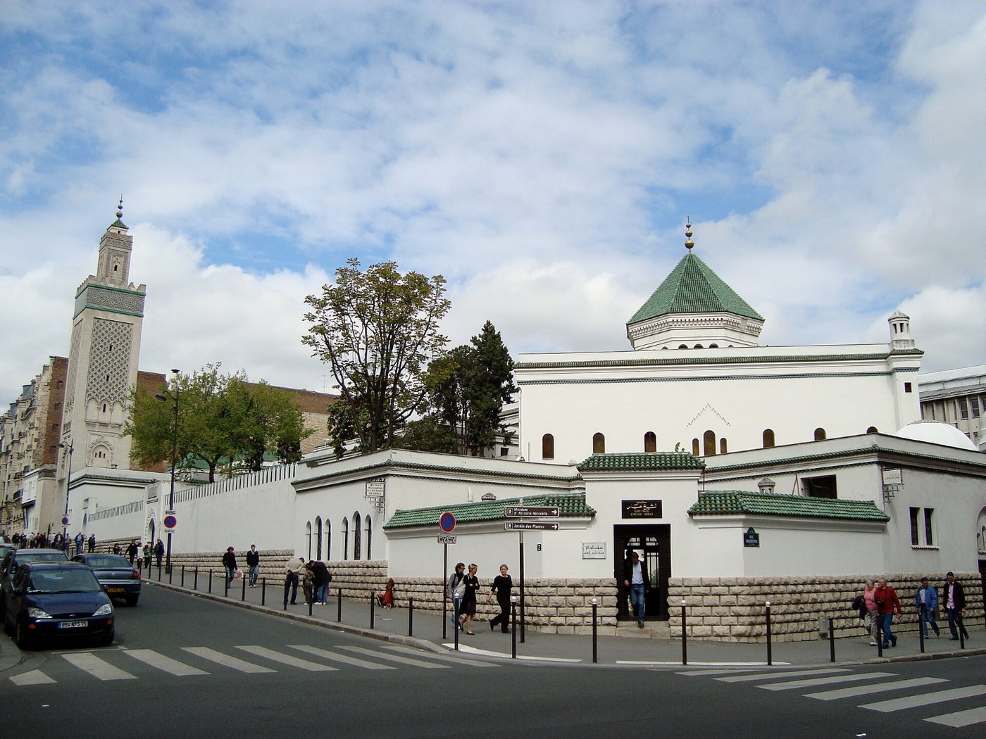 France redraws the rules for religious associations under new Republic principles law