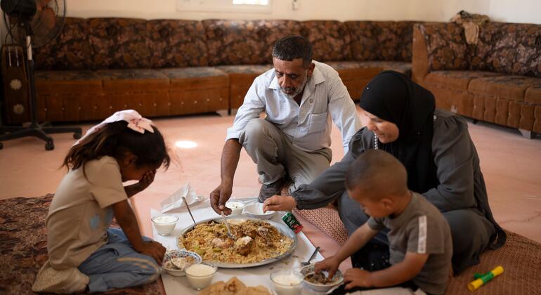 Food aid cutback in the occupied West Bank as health fears grow in Gaza