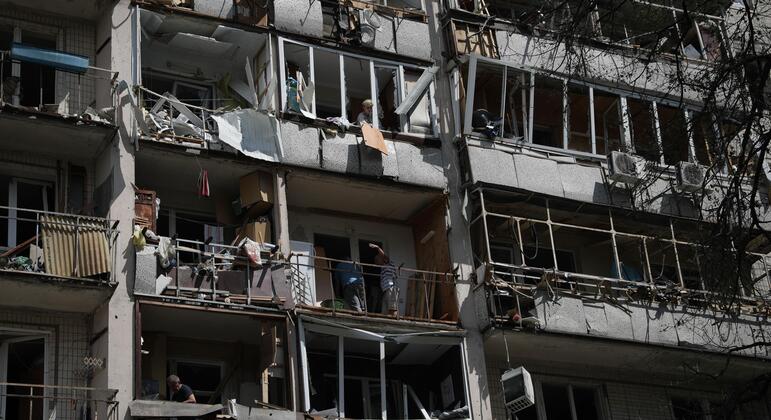 Russia drone strike on Ukrainian railway station kills 13